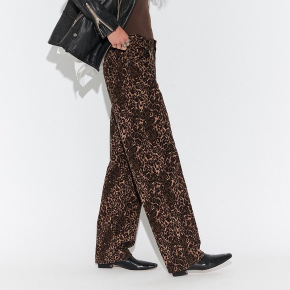 Levi’s Printed Baggy Dad Jeans - Picture 3 of 4